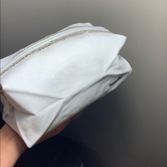 NWOT Cosmetic bag - Biotherm - Picture 4 of 4